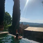 Guest house La Bouscatiere 4*