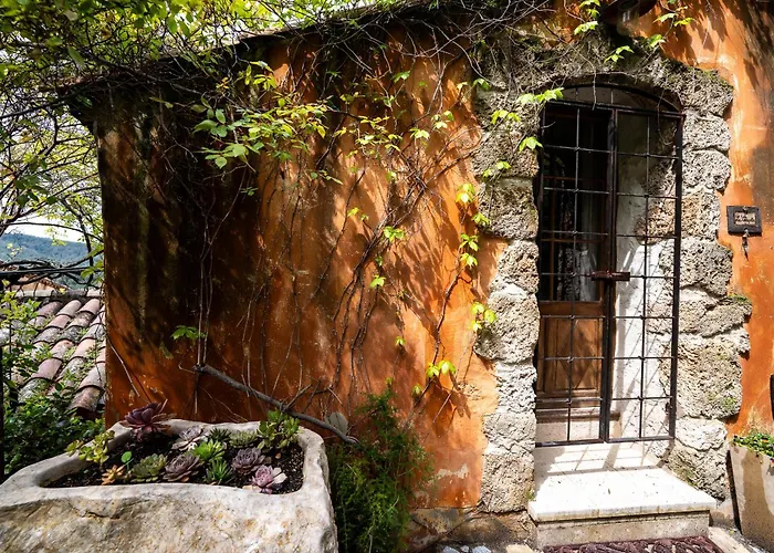 La Bouscatiere Guest house 4*